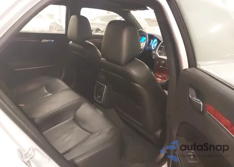 2013 Chrysler 300 Motown из США, поврежденный, VIN 2C3CCARG1DH551862